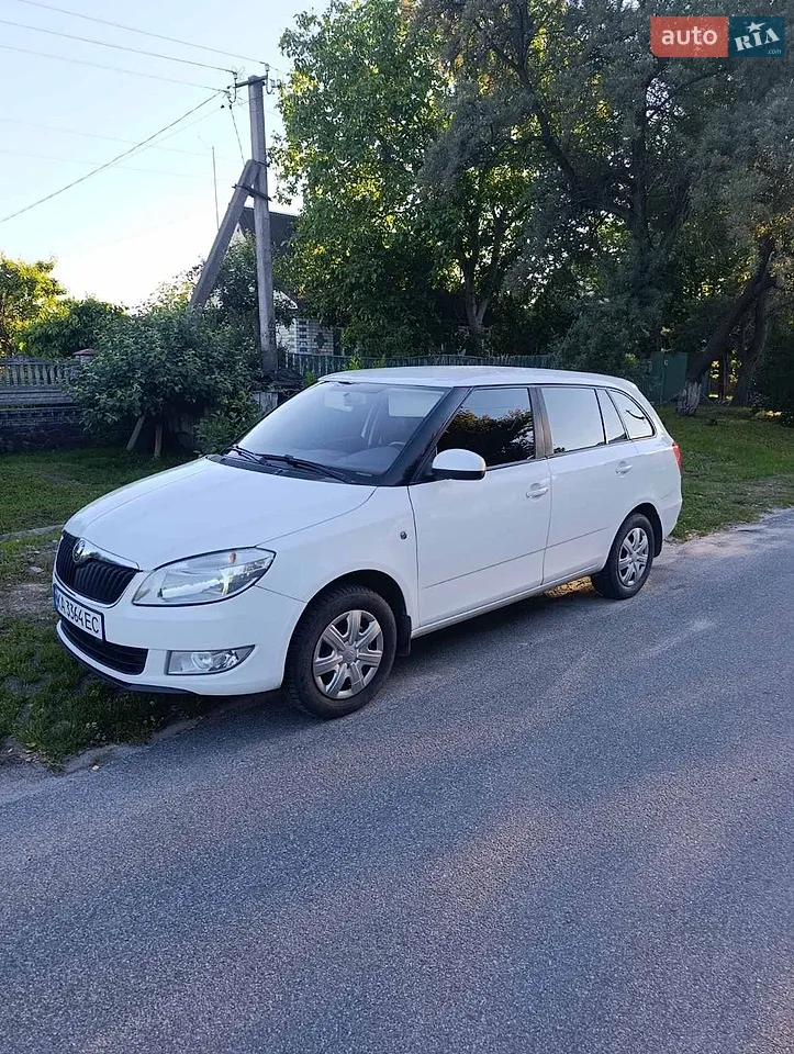 2011 Skoda Fabia - мініатюра 23