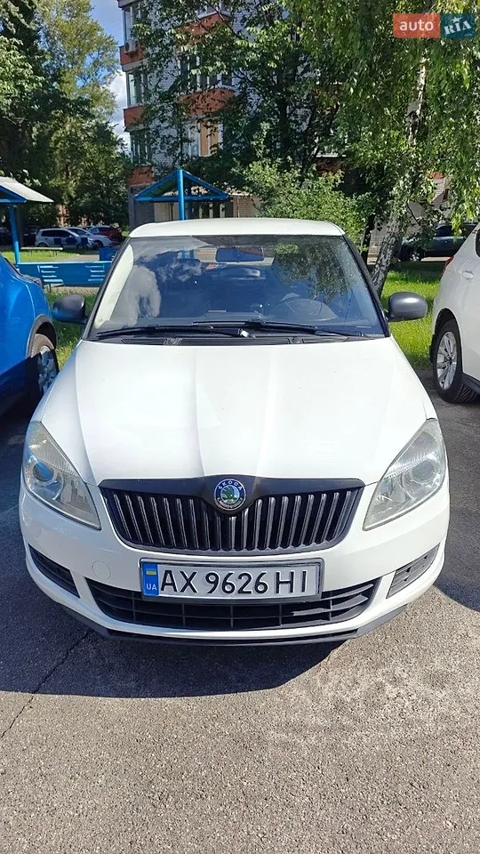 2011 Skoda Fabia - мініатюра 12