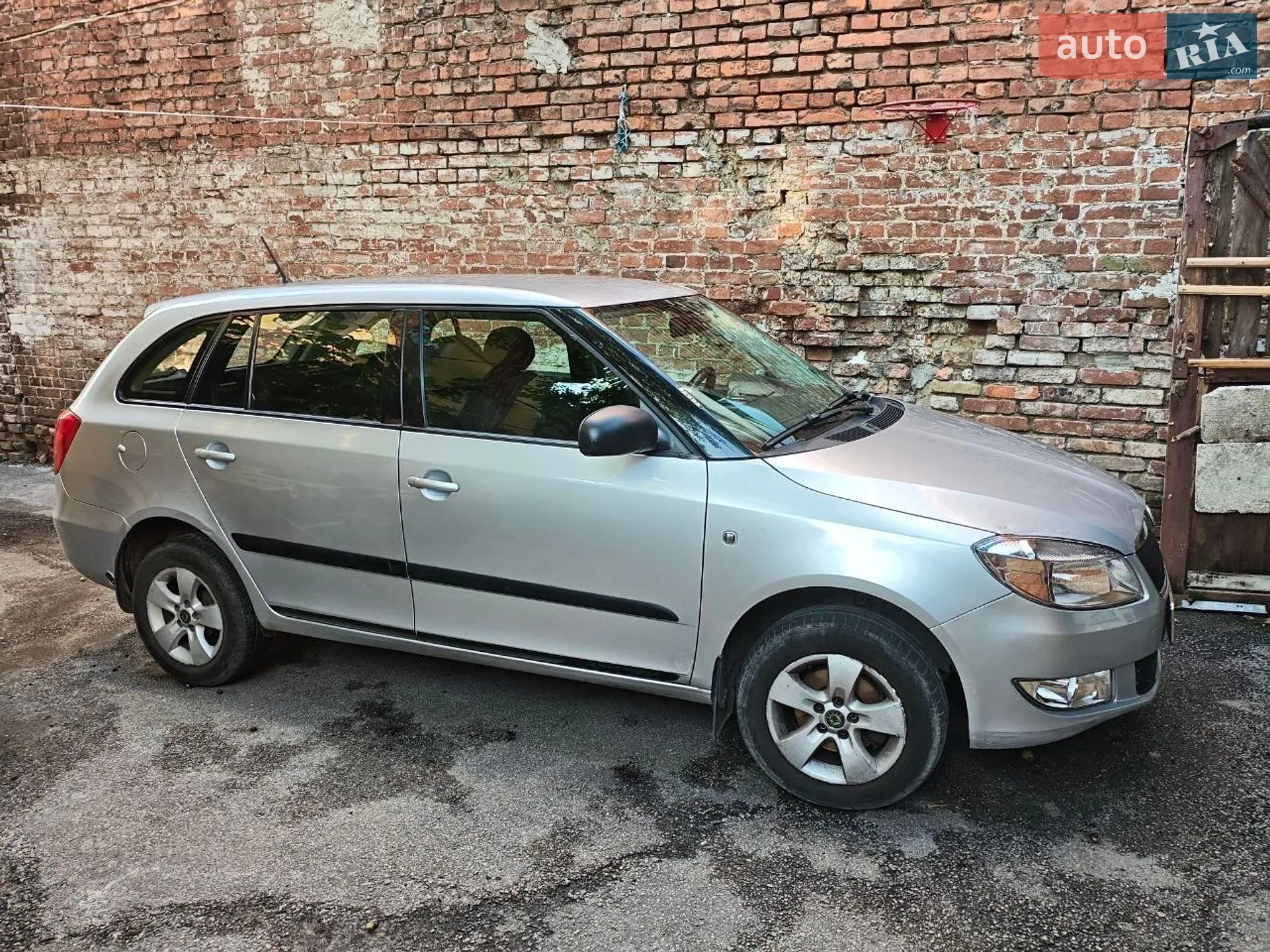 2011 Skoda Fabia - мініатюра 4