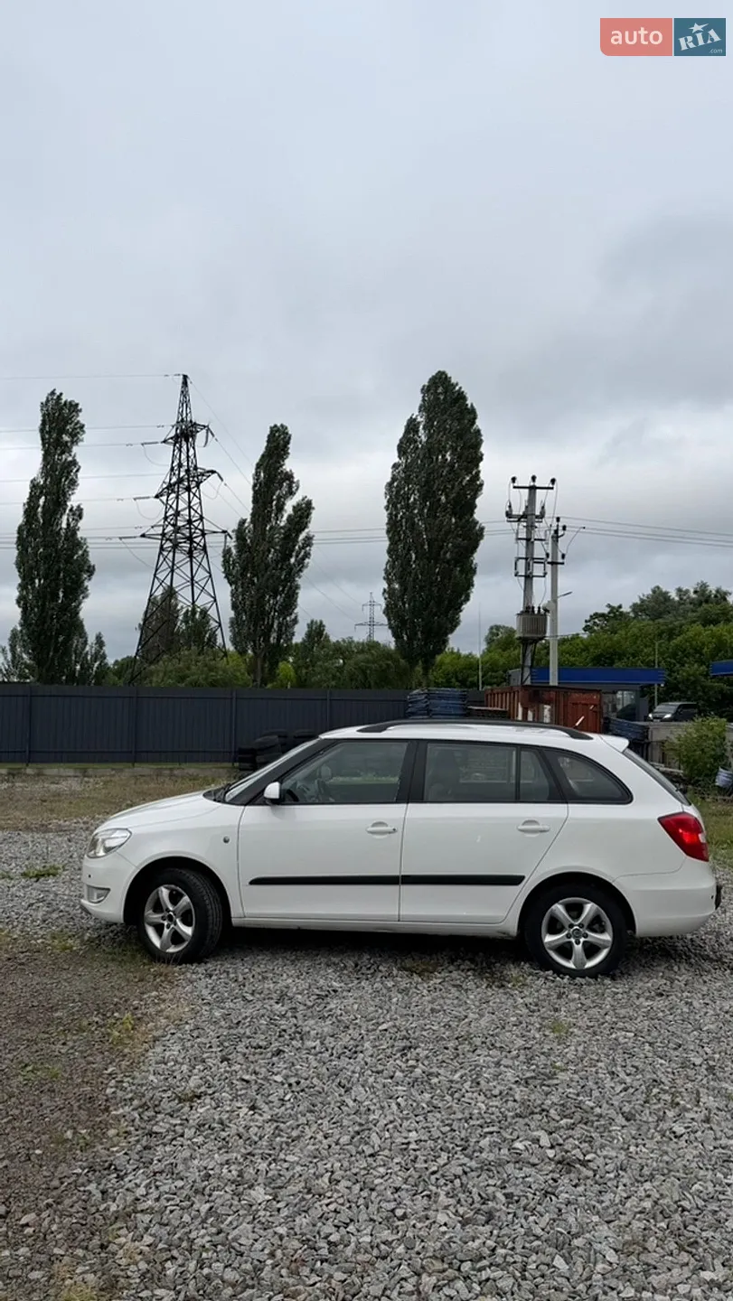 2012 Skoda Fabia - мініатюра 3