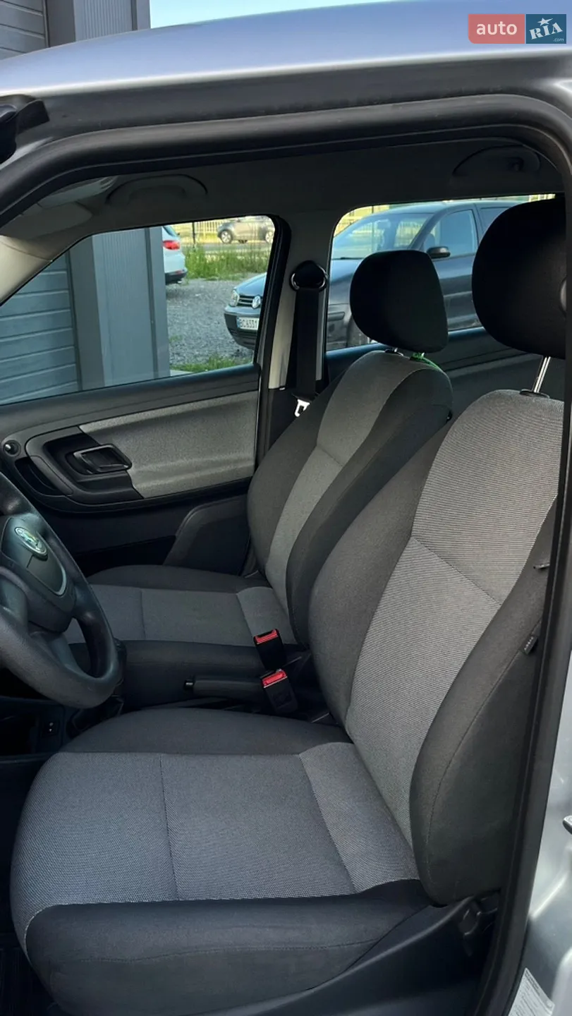 2011 Skoda Fabia - мініатюра 10