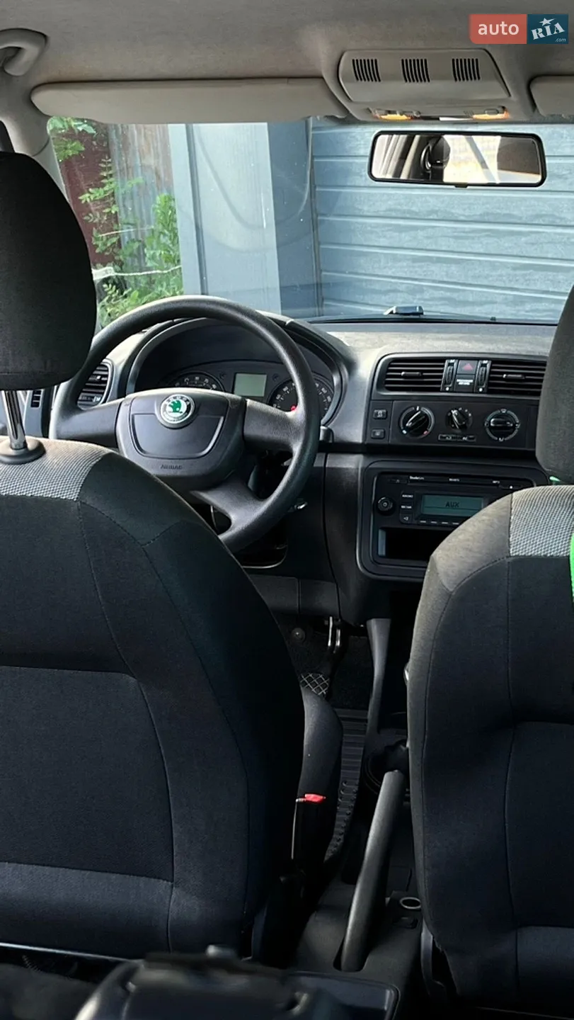 2011 Skoda Fabia - мініатюра 15