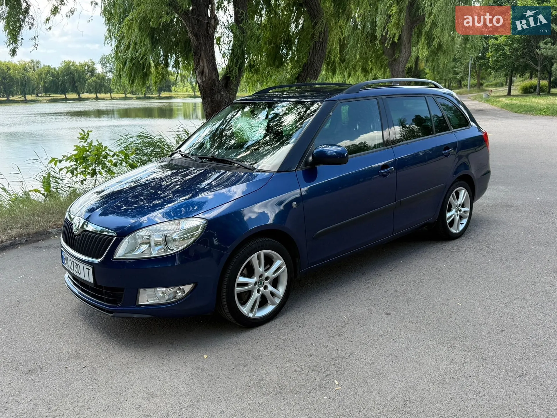 2011 Skoda Fabia - мініатюра 2