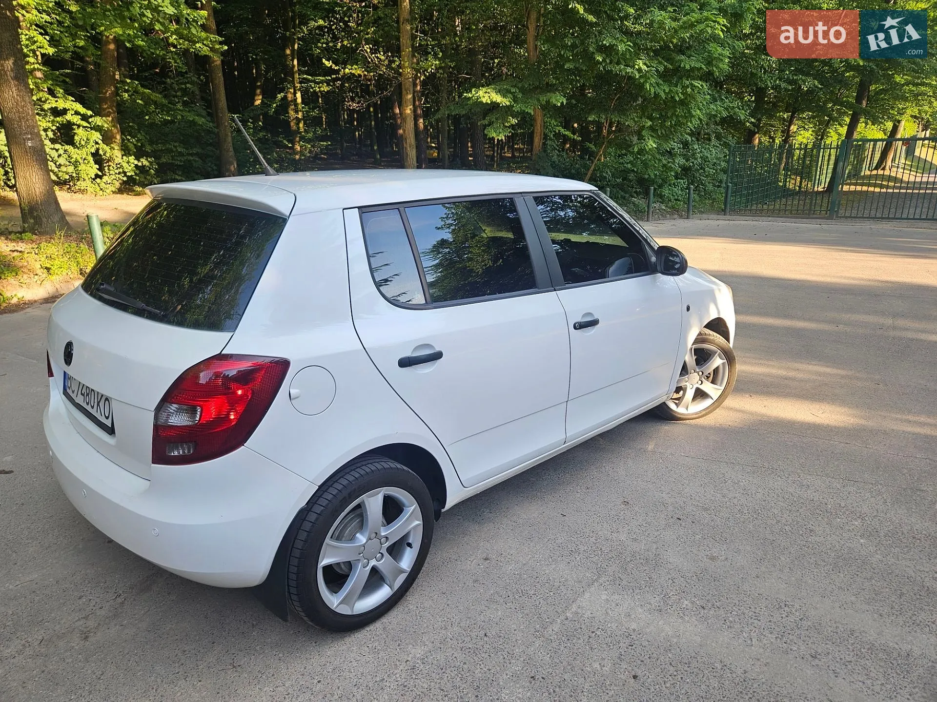 2010 Skoda Fabia - мініатюра 13