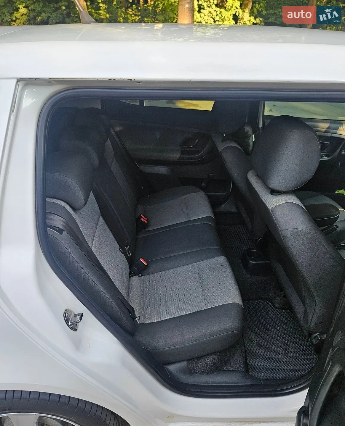 2010 Skoda Fabia - мініатюра 23