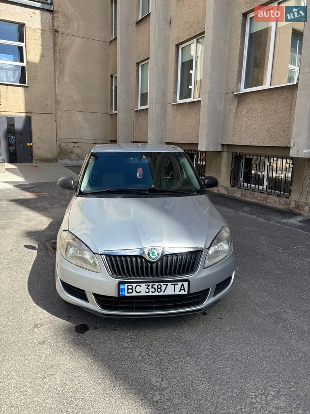 2010 Skoda Fabia - мініатюра 2