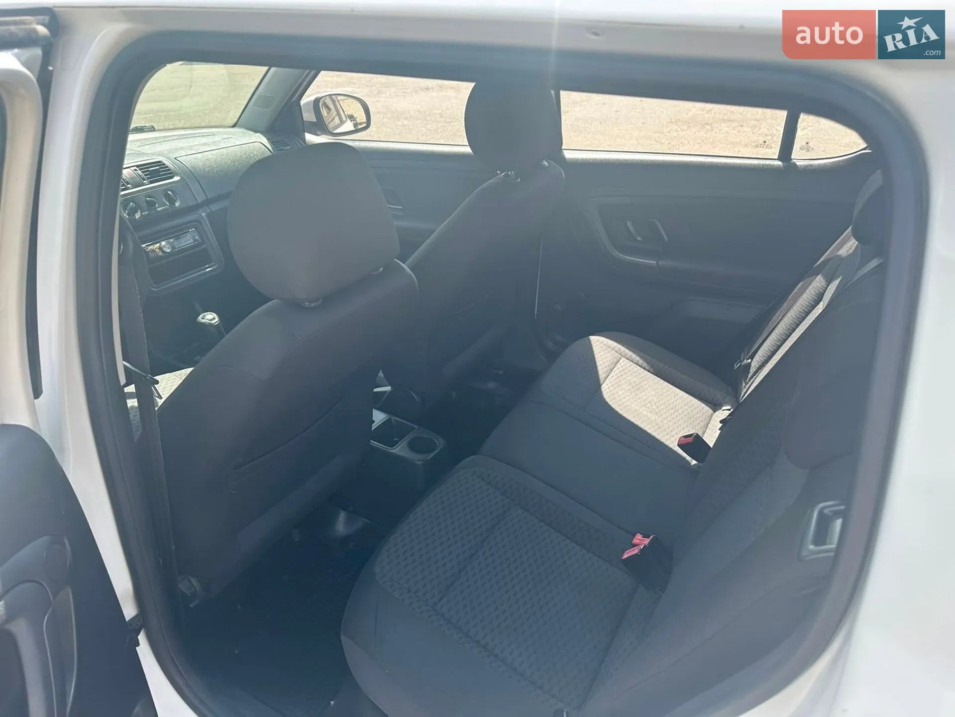 2010 Skoda Fabia - мініатюра 8