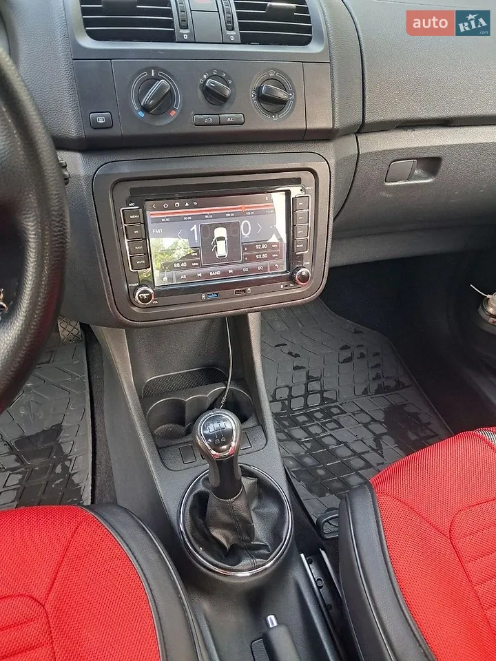 2010 Skoda Fabia - мініатюра 9