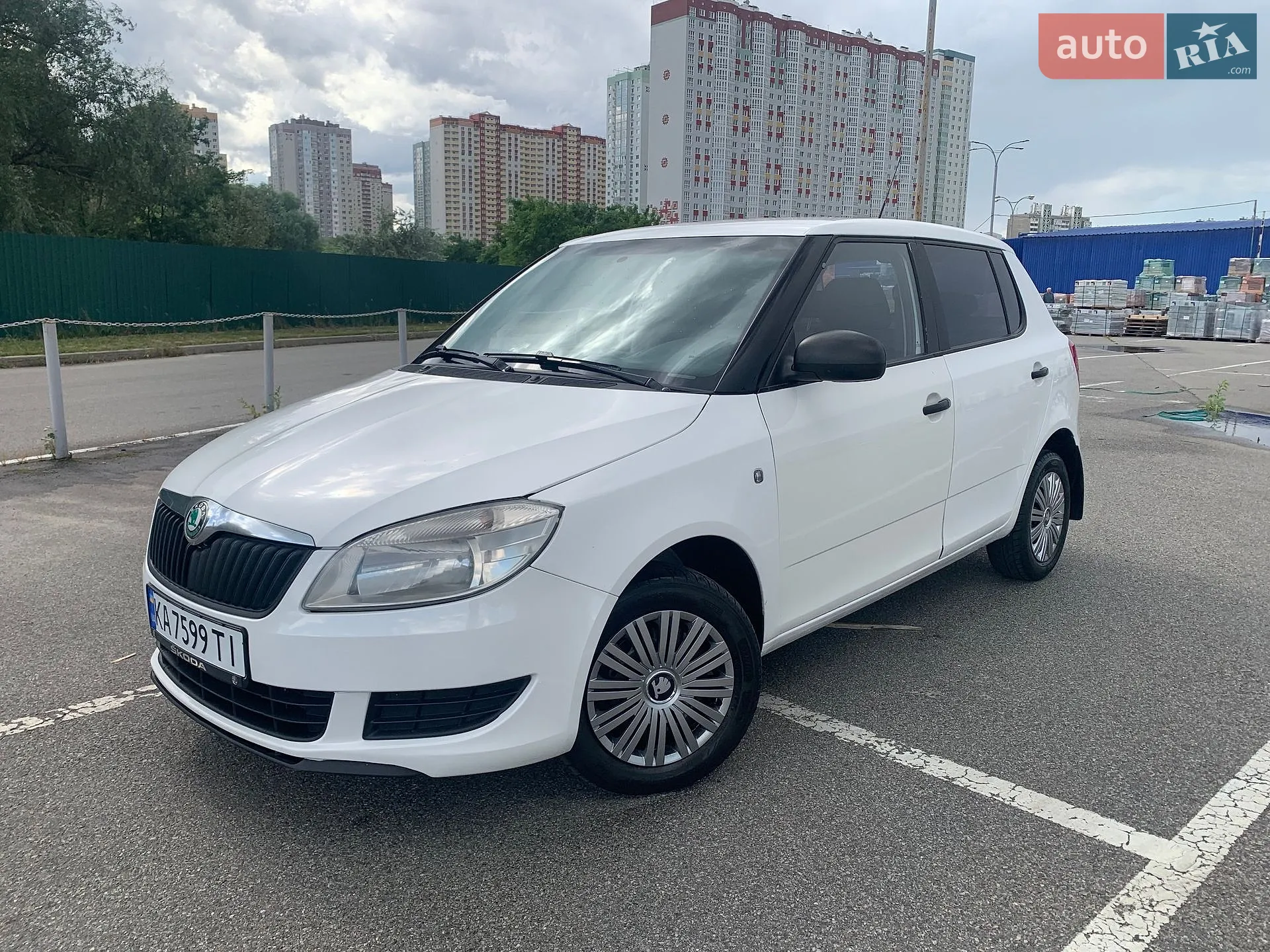 2011 Skoda Fabia - мініатюра 10