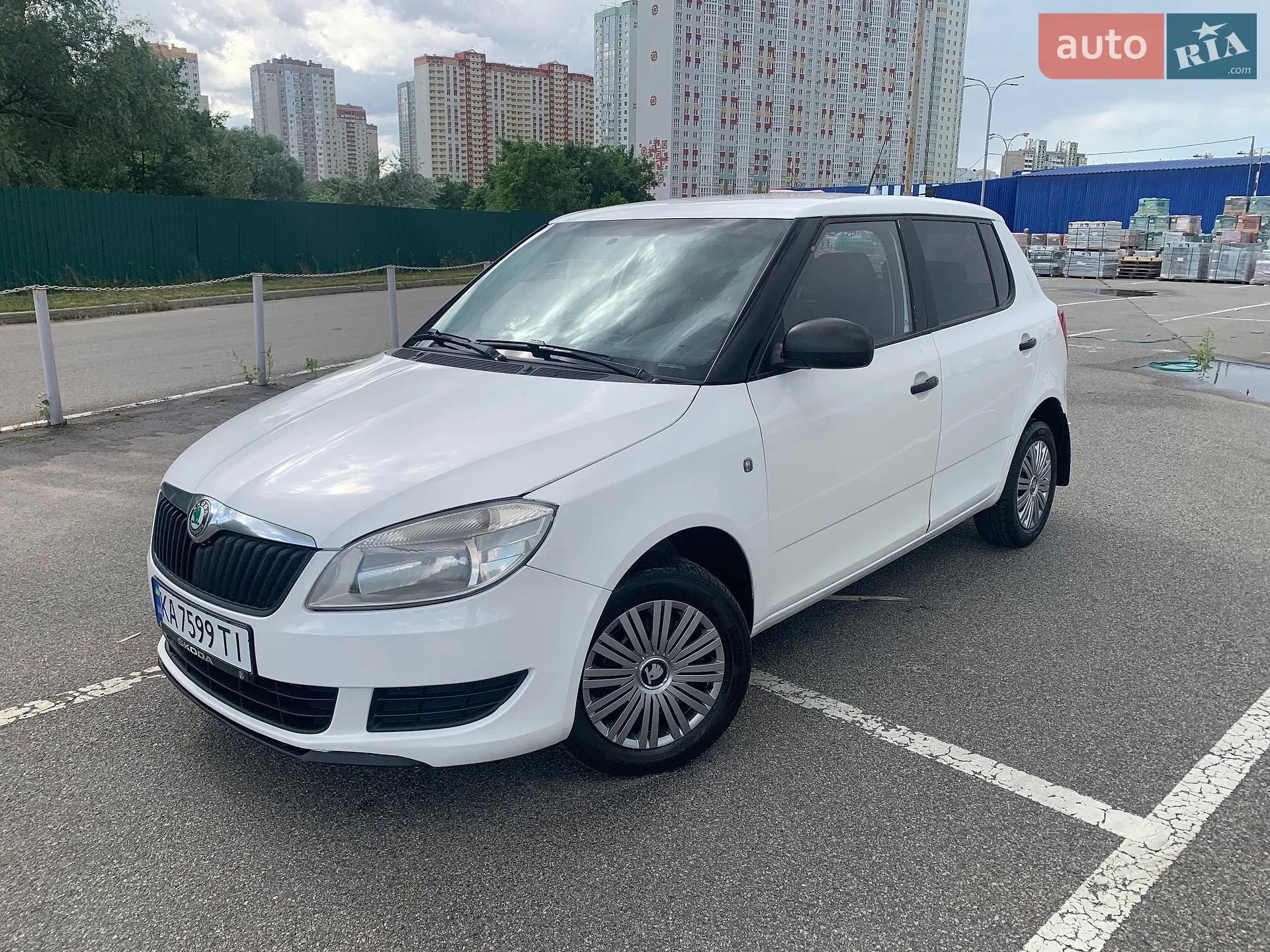 2011 Skoda Fabia - мініатюра 12