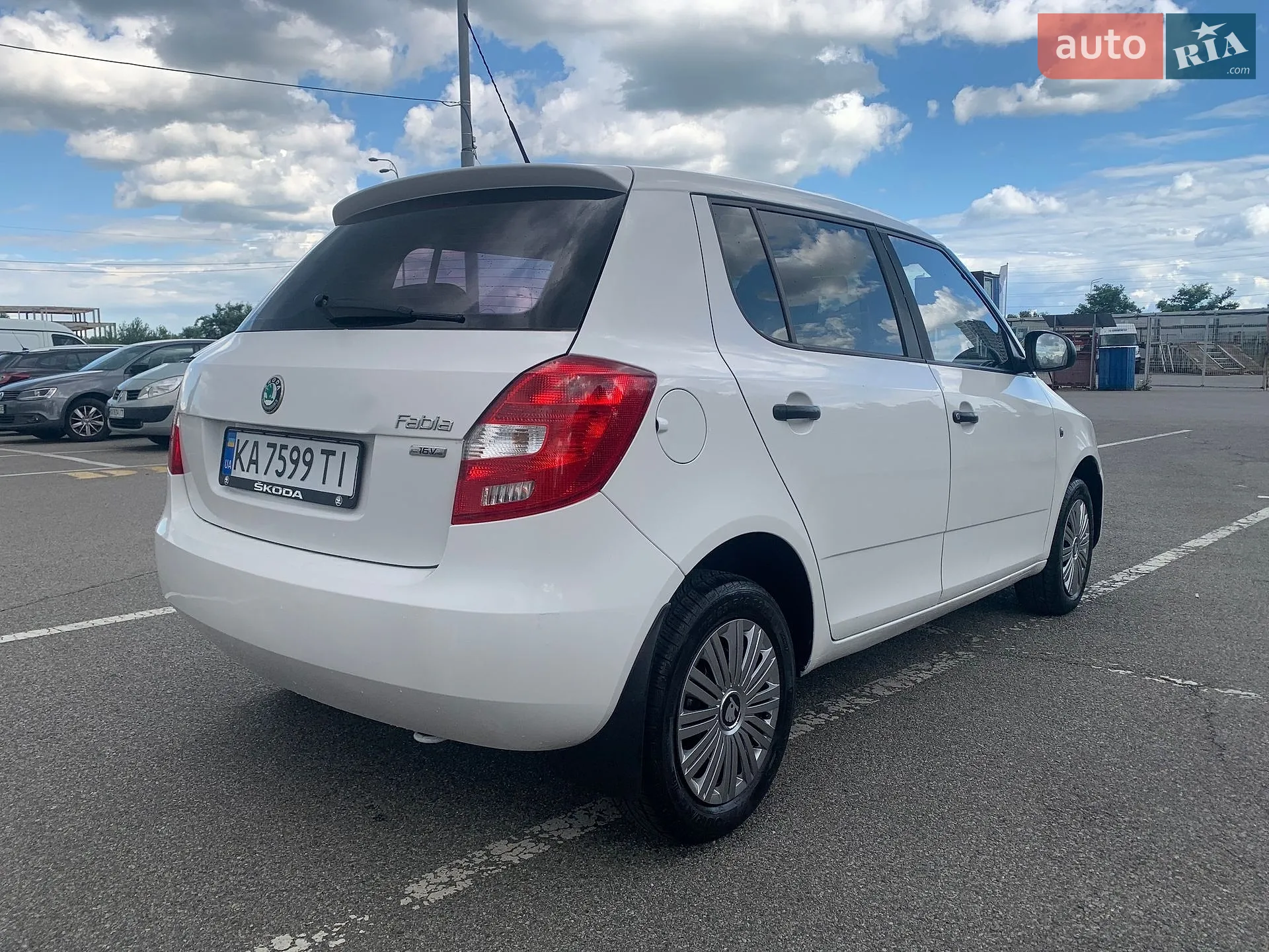2011 Skoda Fabia - мініатюра 15