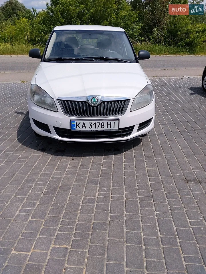2011 Skoda Fabia - мініатюра 30