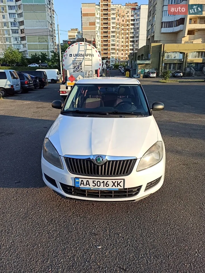 2011 Skoda Fabia - мініатюра 14