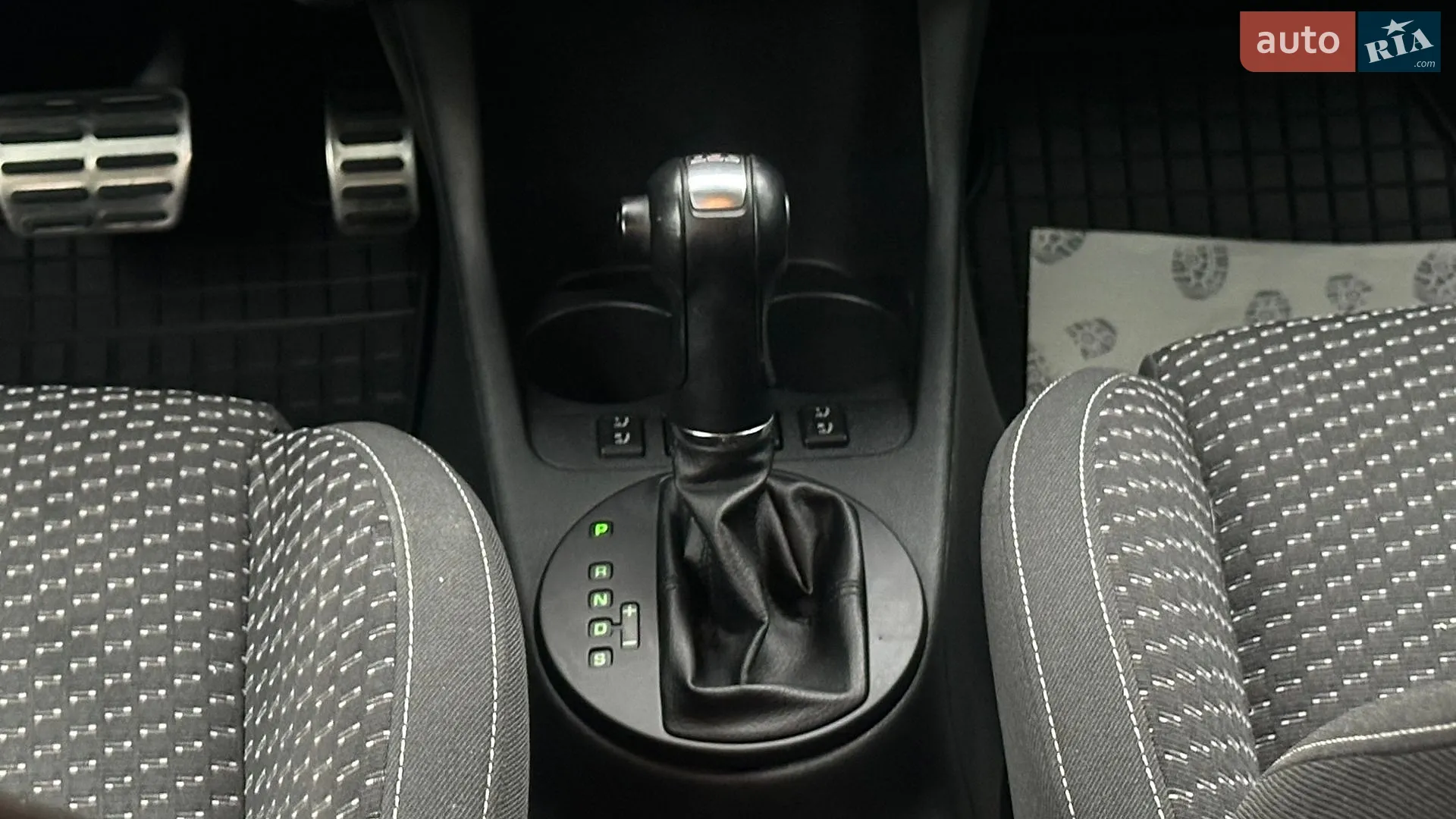 2010 Skoda Fabia - мініатюра 66