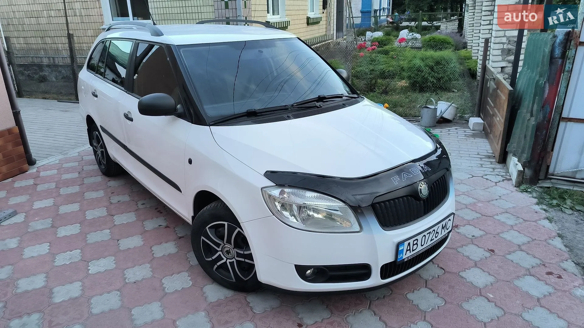 2010 Skoda Fabia - мініатюра 2