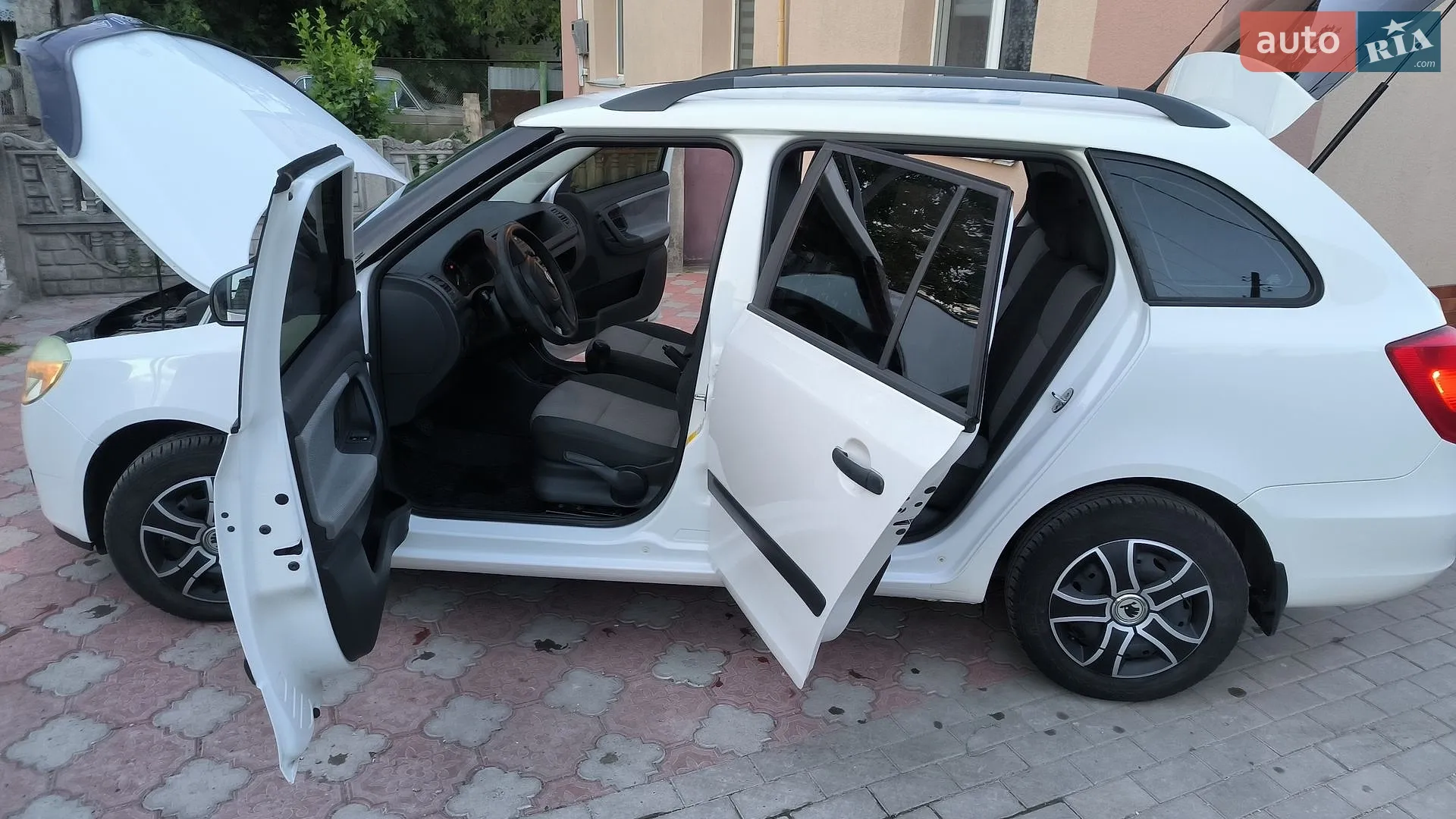 2010 Skoda Fabia - мініатюра 4