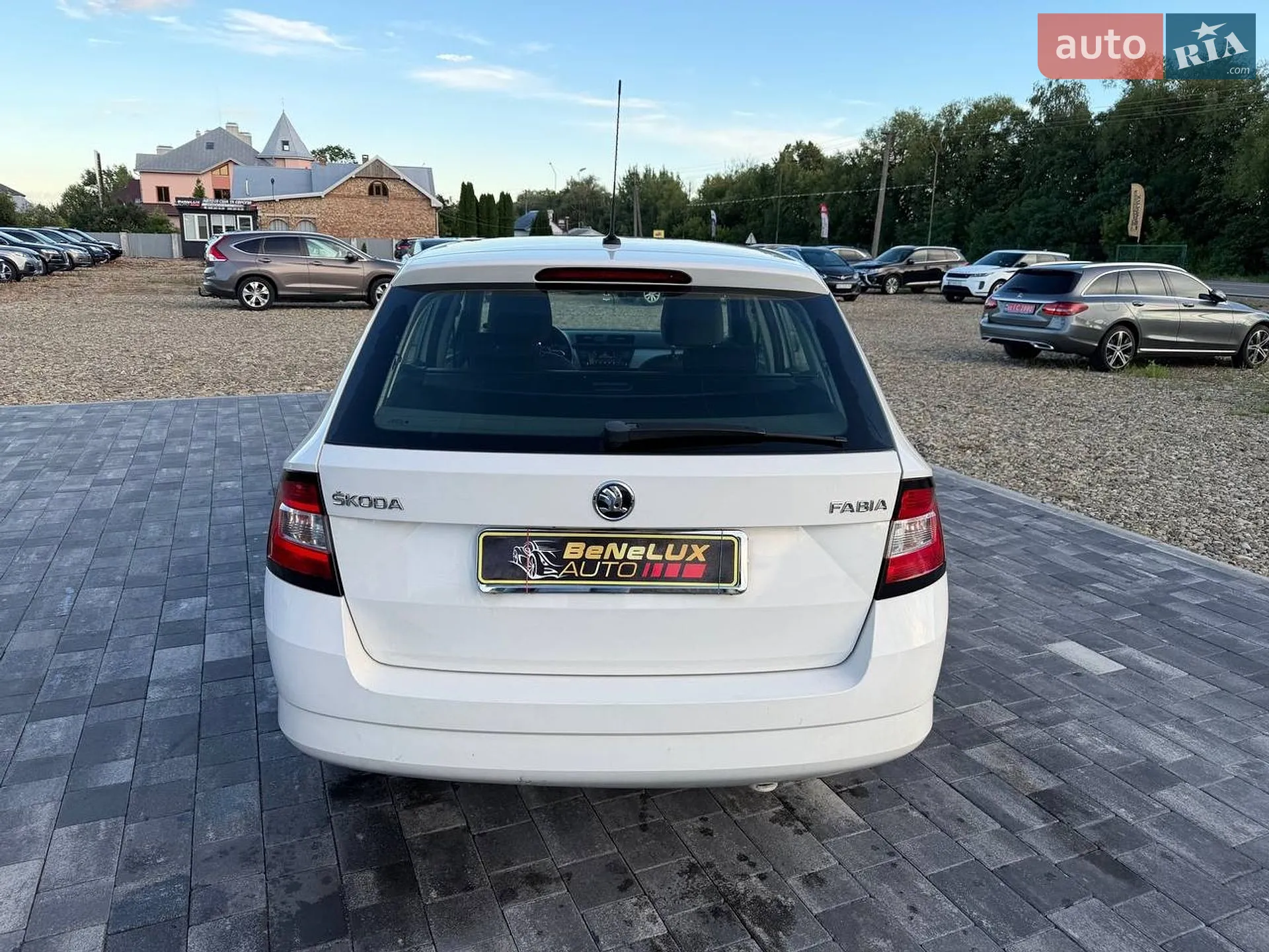 2015 Skoda Fabia - мініатюра 8