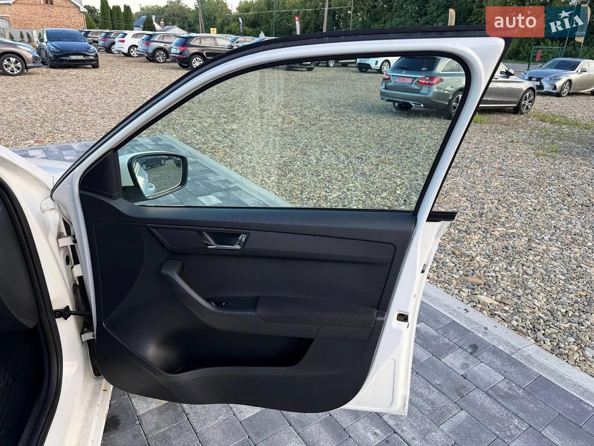 2015 Skoda Fabia - мініатюра 28