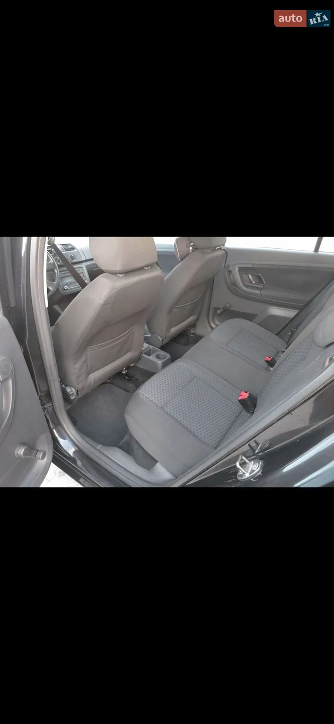 2010 Skoda Fabia - мініатюра 14