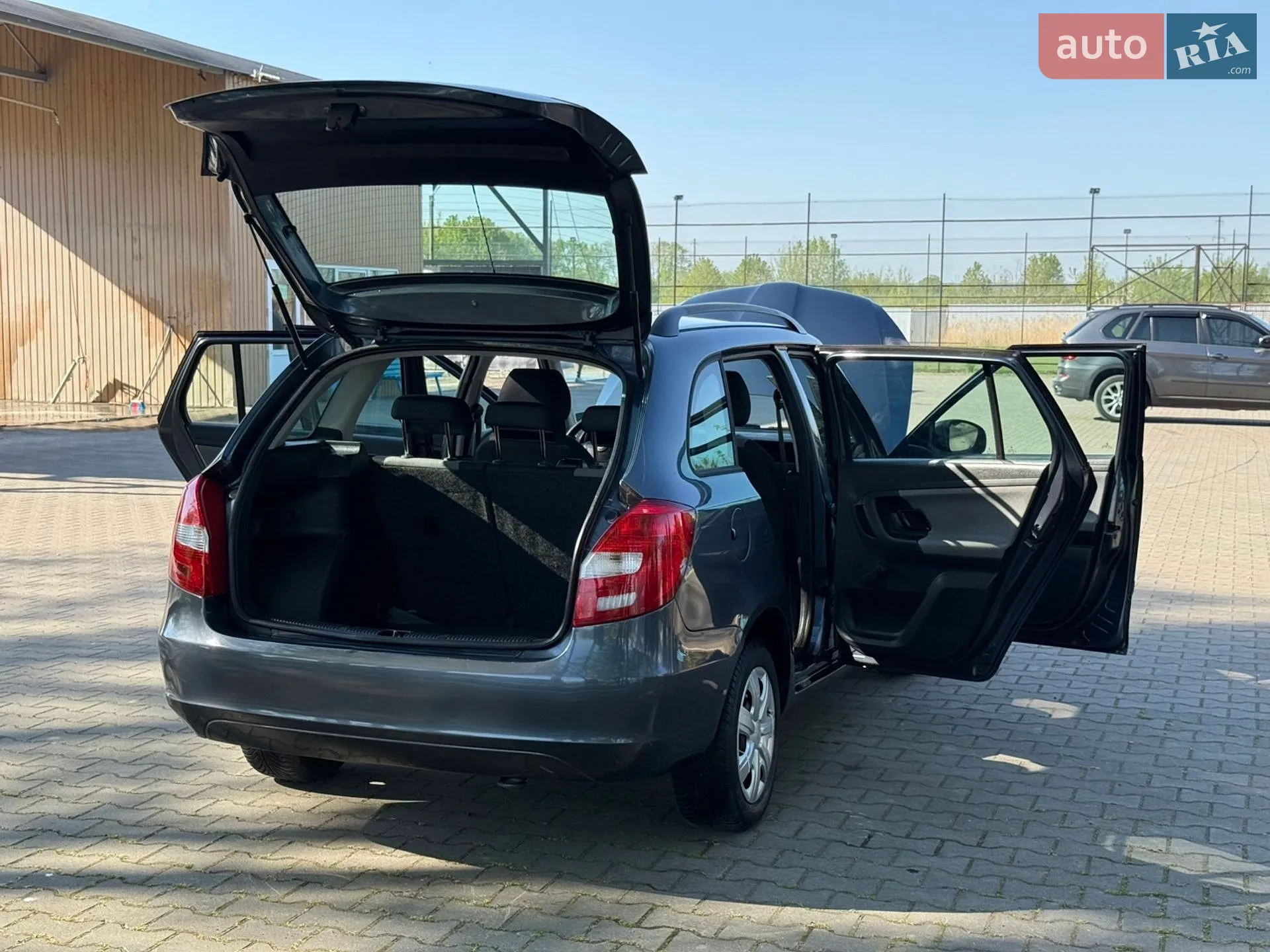 2010 Skoda Fabia - мініатюра 103