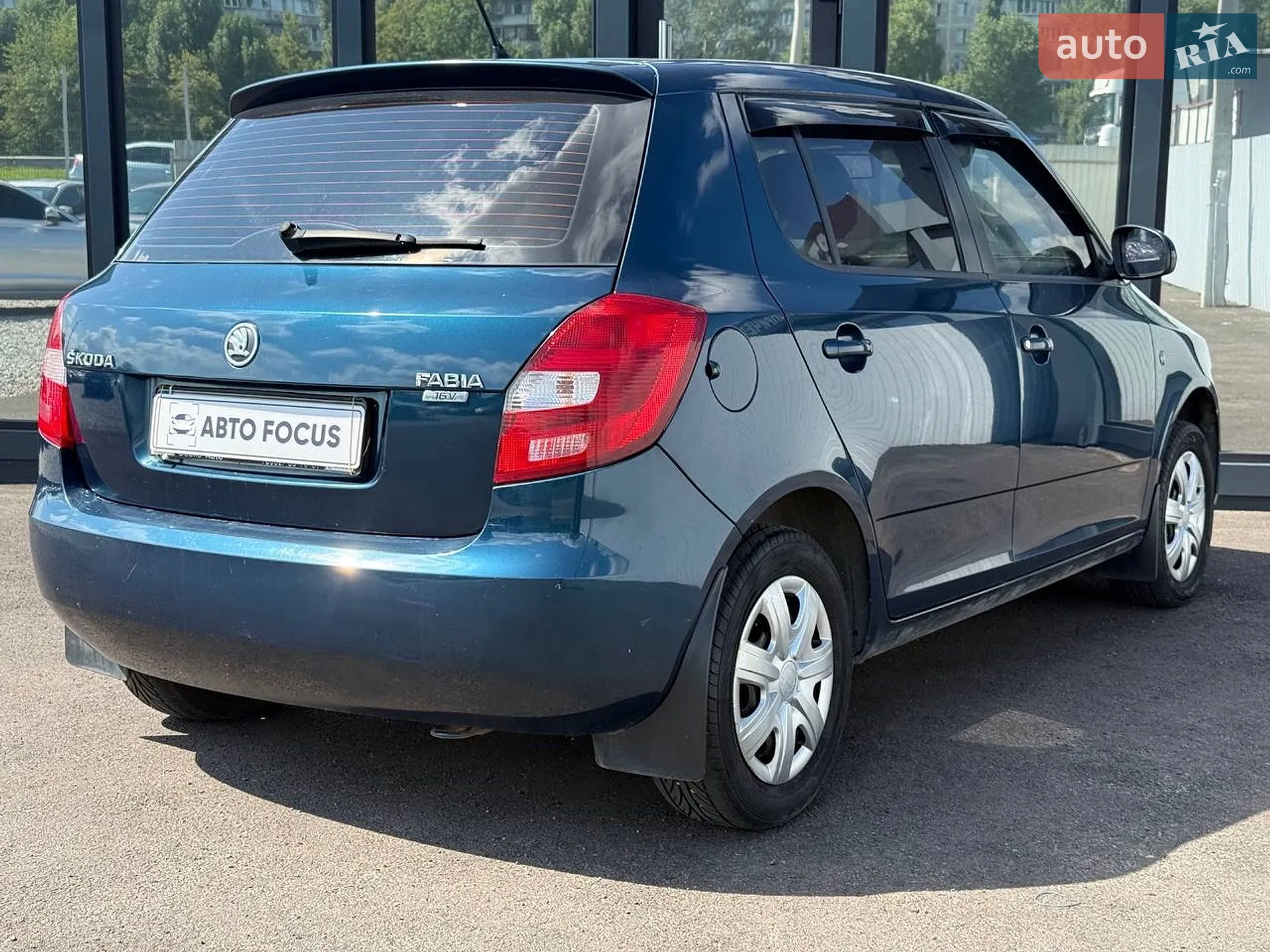 2011 Skoda Fabia - мініатюра 6