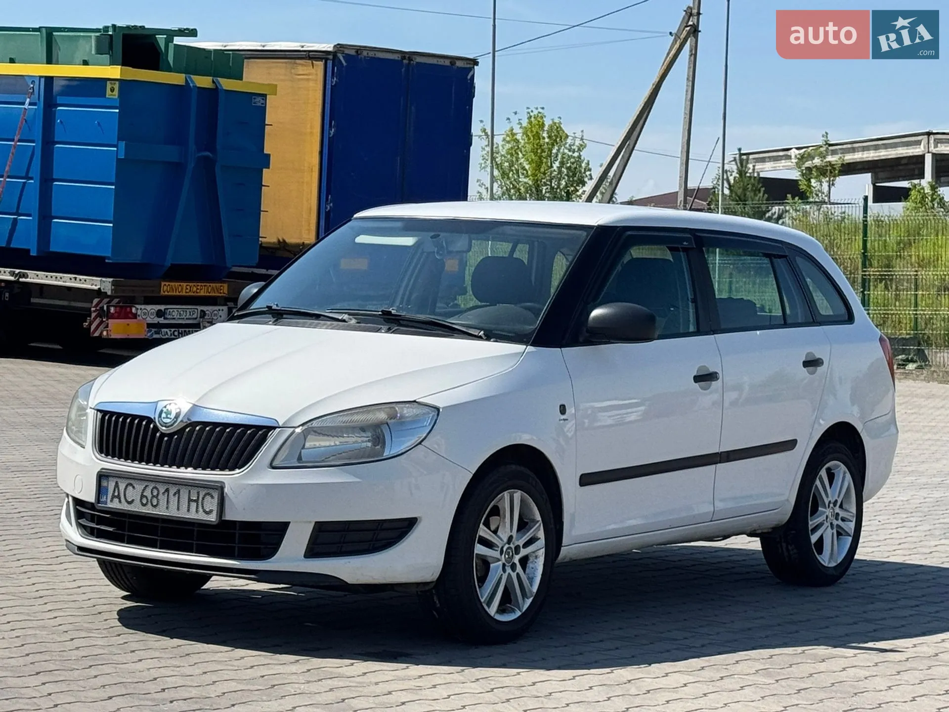 2010 Skoda Fabia - мініатюра 2