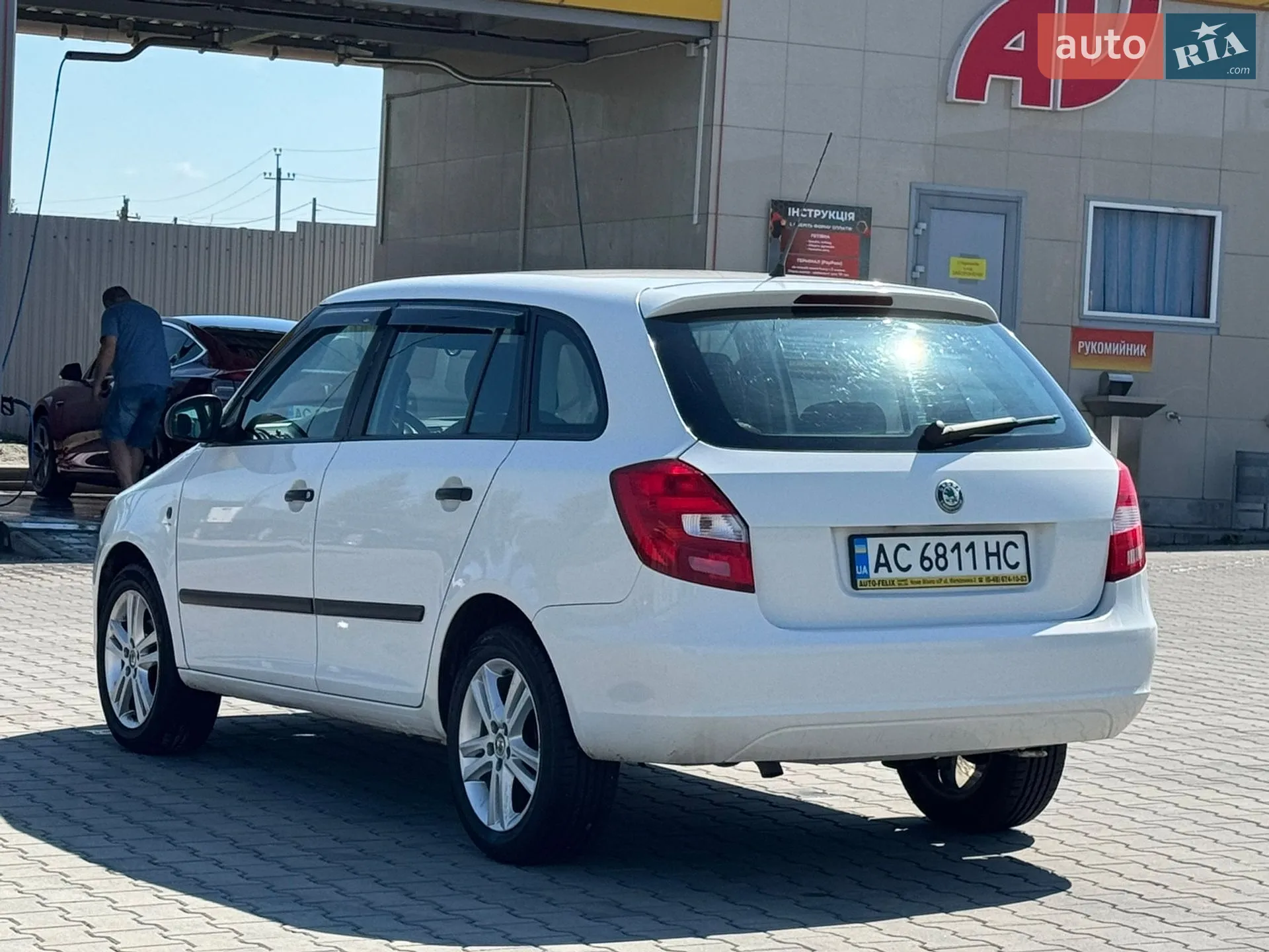 2010 Skoda Fabia - мініатюра 7