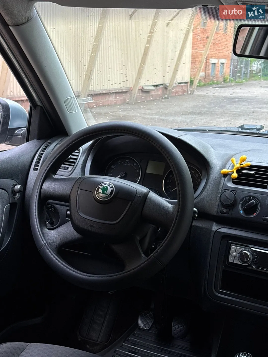 2011 Skoda Fabia - мініатюра 13