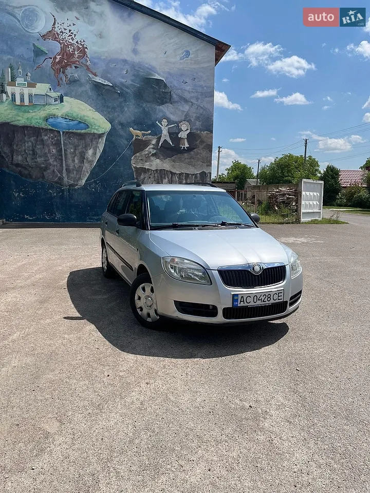 2010 Skoda Fabia - мініатюра 23