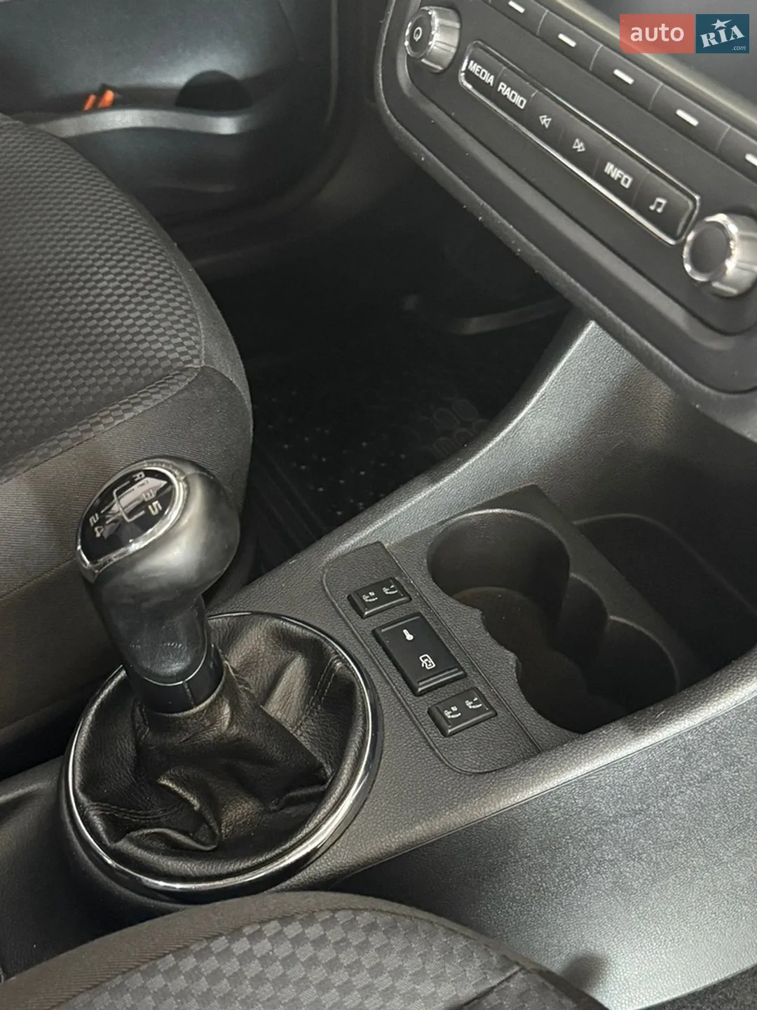 2011 Skoda Fabia - мініатюра 36