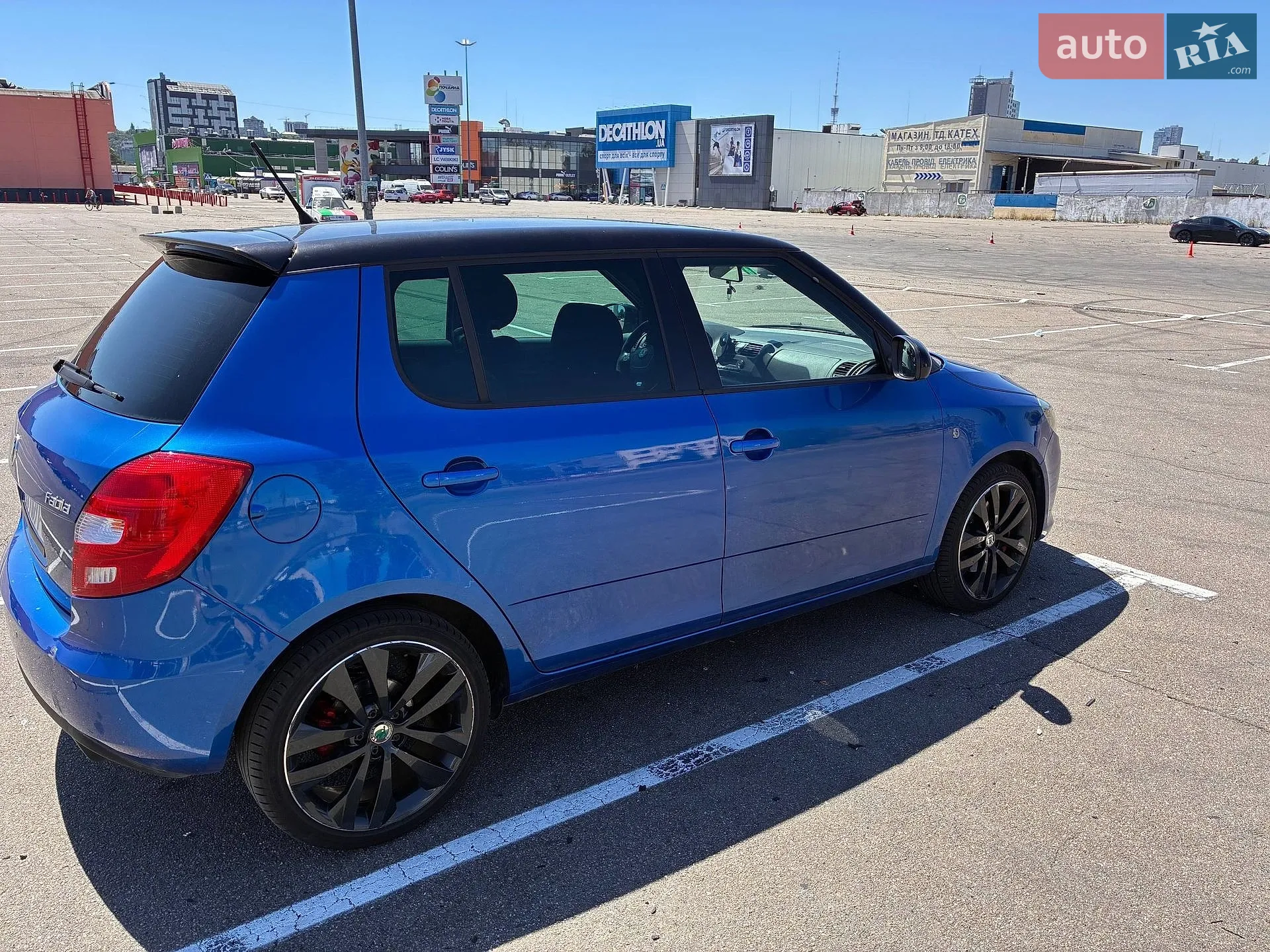 2011 Skoda Fabia - мініатюра 3