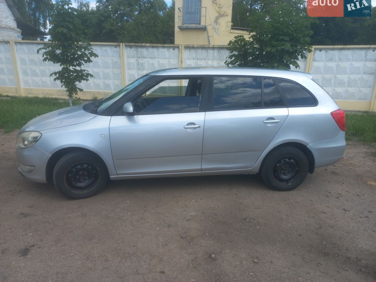2011 Skoda Fabia - мініатюра 11