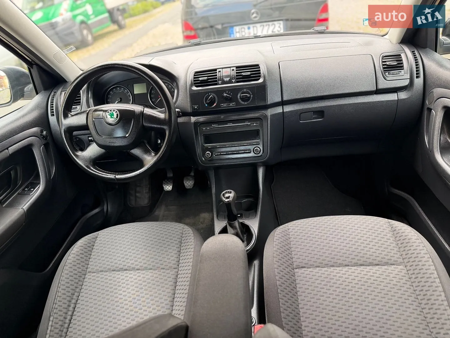 2011 Skoda Fabia - мініатюра 10