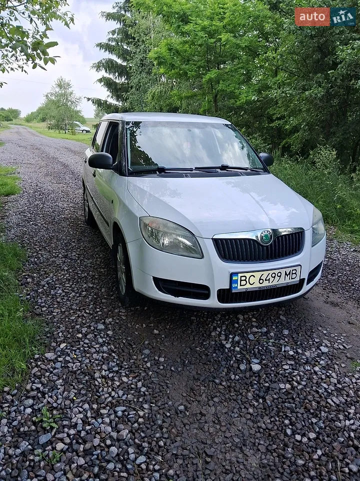 2010 Skoda Fabia - мініатюра 17