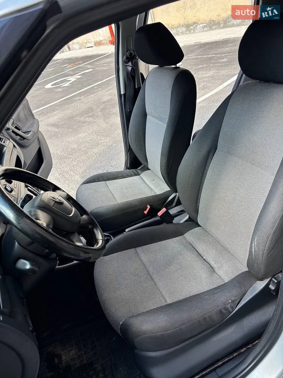 2010 Skoda Fabia - мініатюра 8