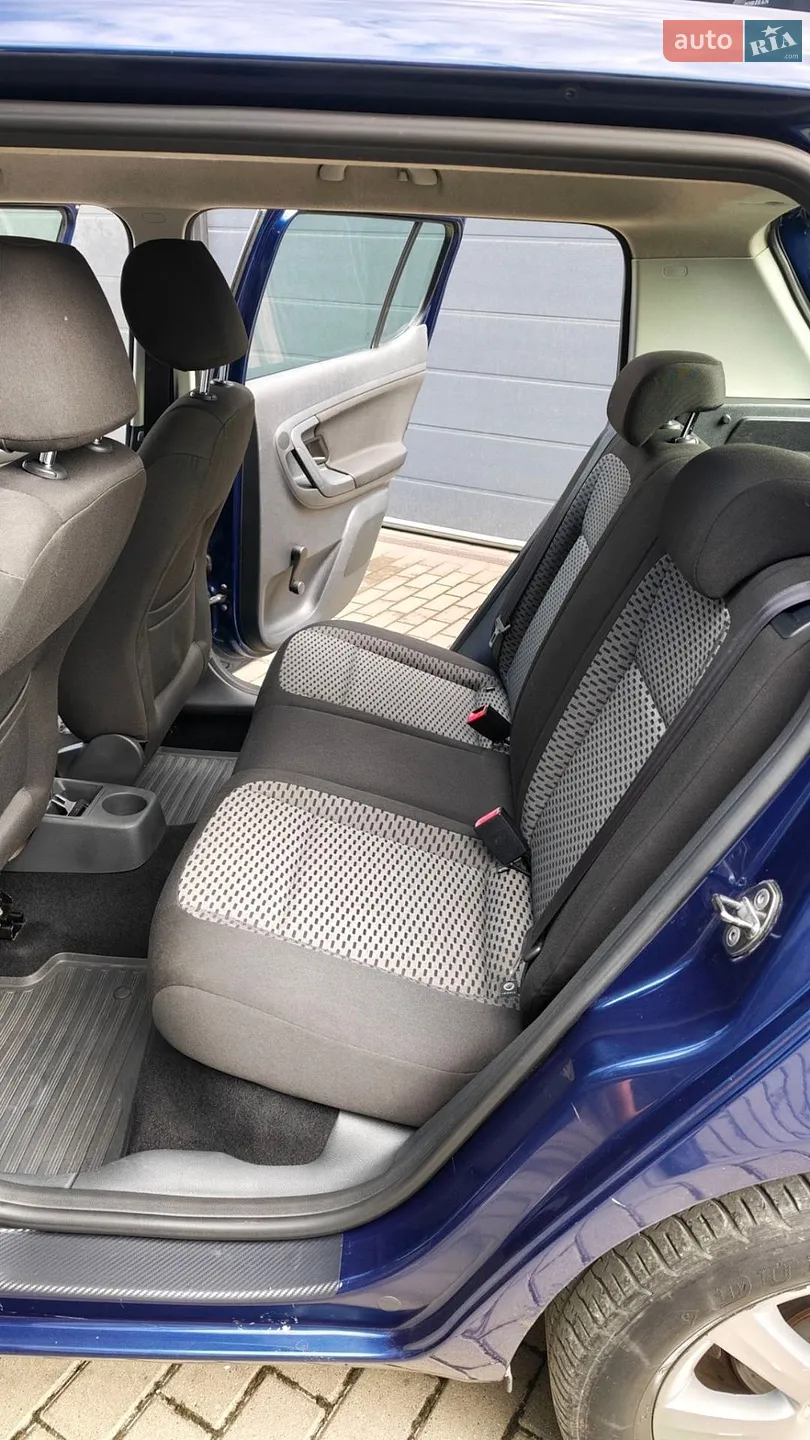 2010 Skoda Fabia - мініатюра 11
