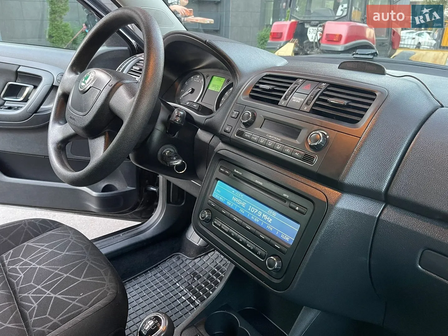 2011 Skoda Fabia - мініатюра 22