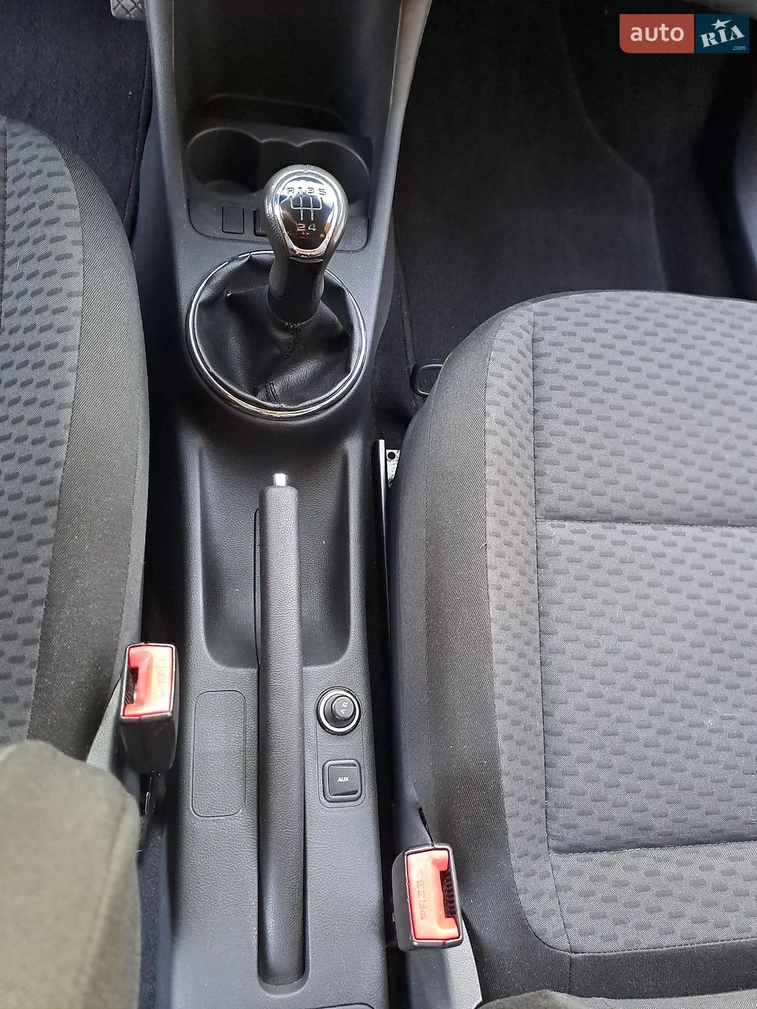 2011 Skoda Fabia - мініатюра 13