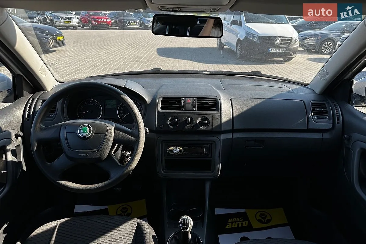 2012 Skoda Fabia - мініатюра 12