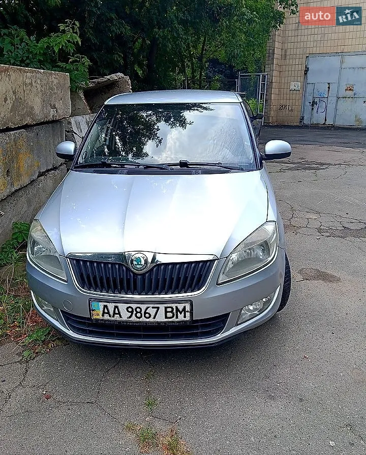 2011 Skoda Fabia - мініатюра 15