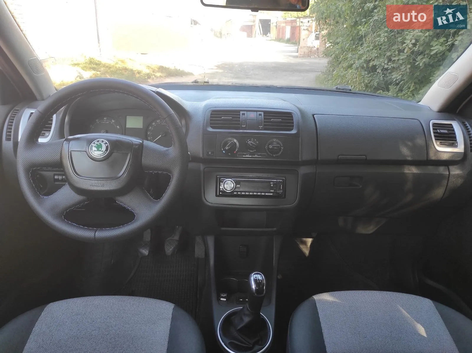 2010 Skoda Fabia - мініатюра 8