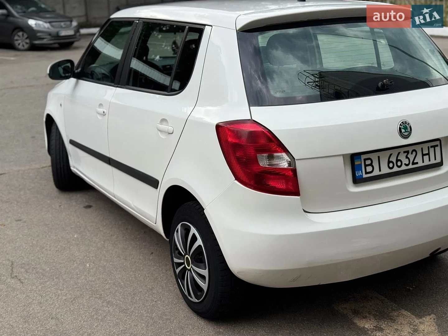 2011 Skoda Fabia - мініатюра 3