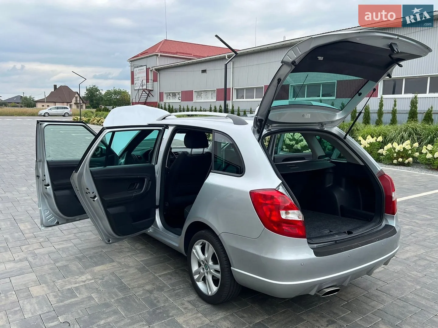 2010 Skoda Fabia - мініатюра 128