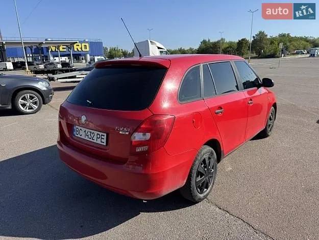 2010 Skoda Fabia - мініатюра 4