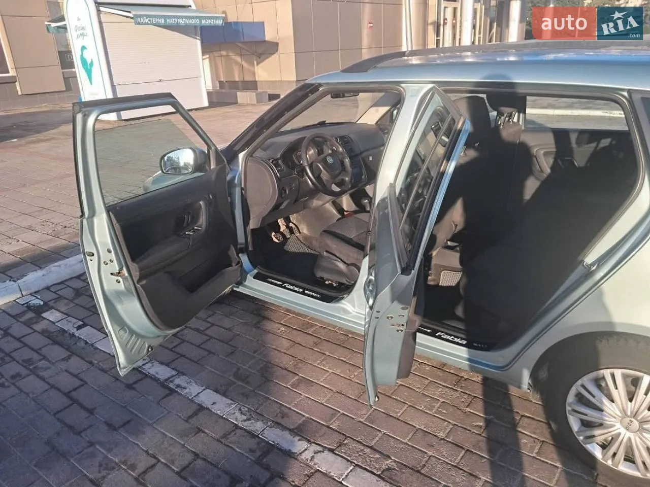 2010 Skoda Fabia - мініатюра 3