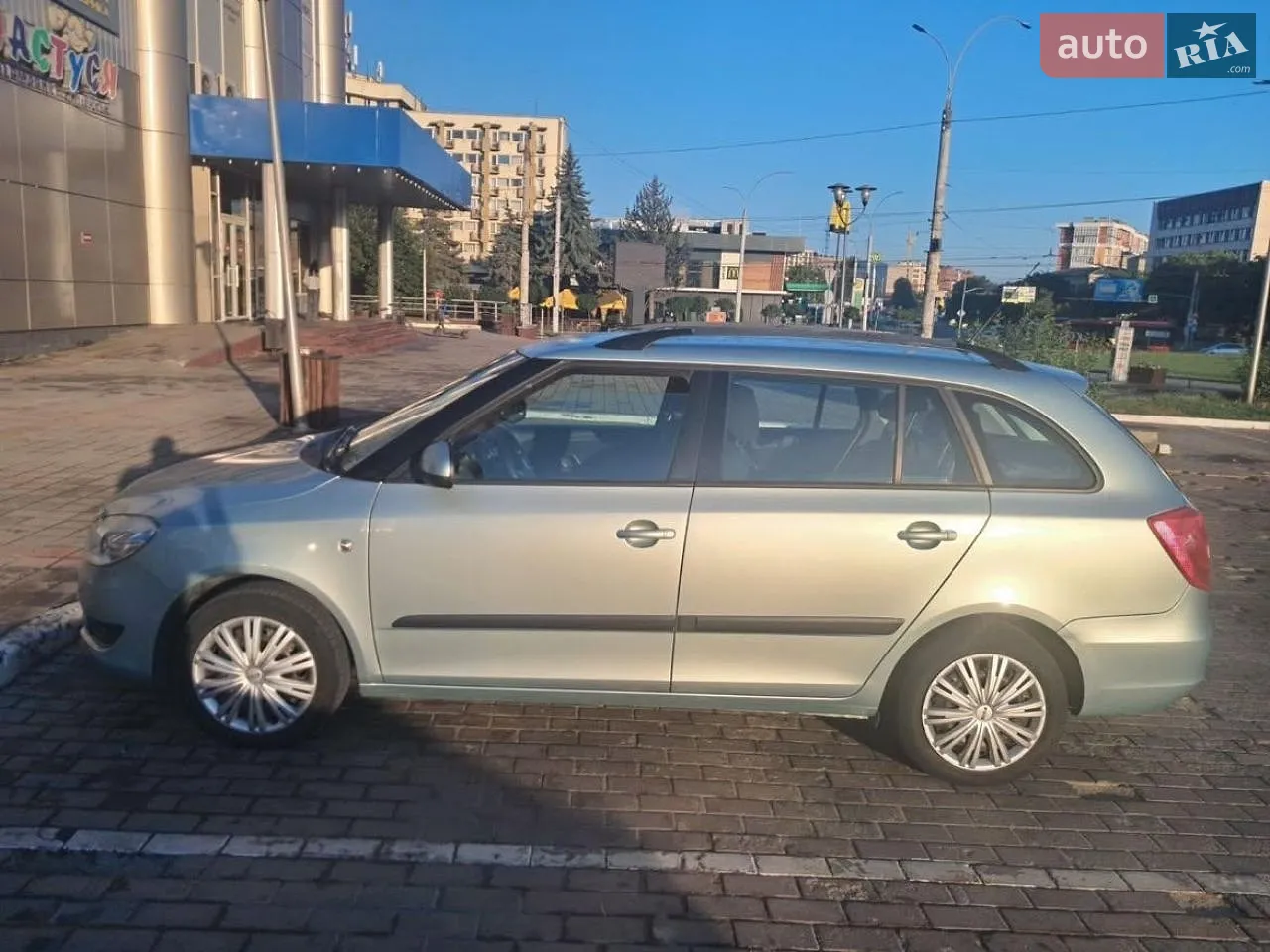 2010 Skoda Fabia - мініатюра 9