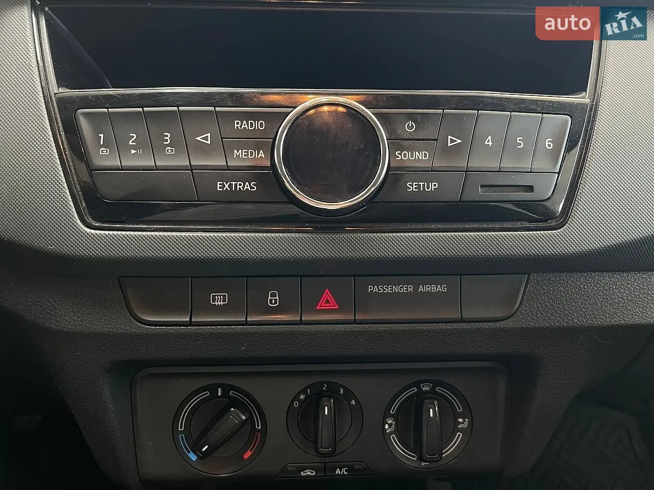 2016 Skoda Fabia - мініатюра 27