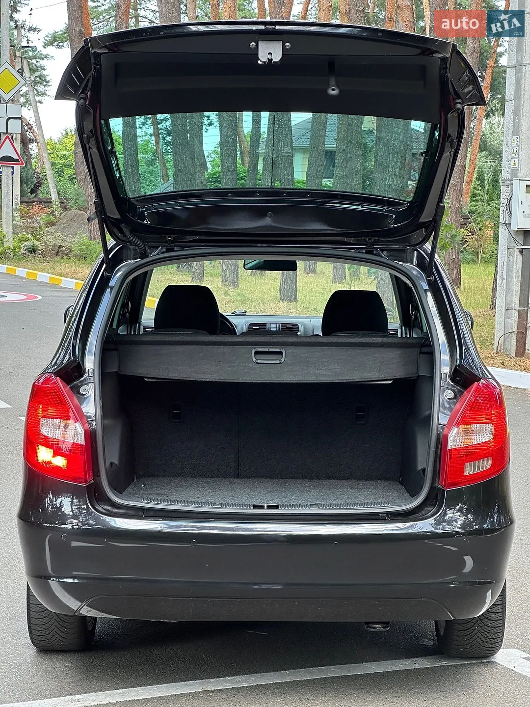 2010 Skoda Fabia - мініатюра 17