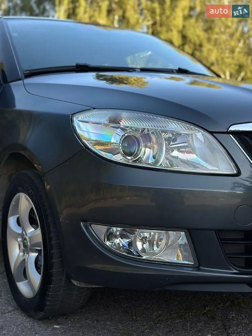 2010 Skoda Fabia - мініатюра 3