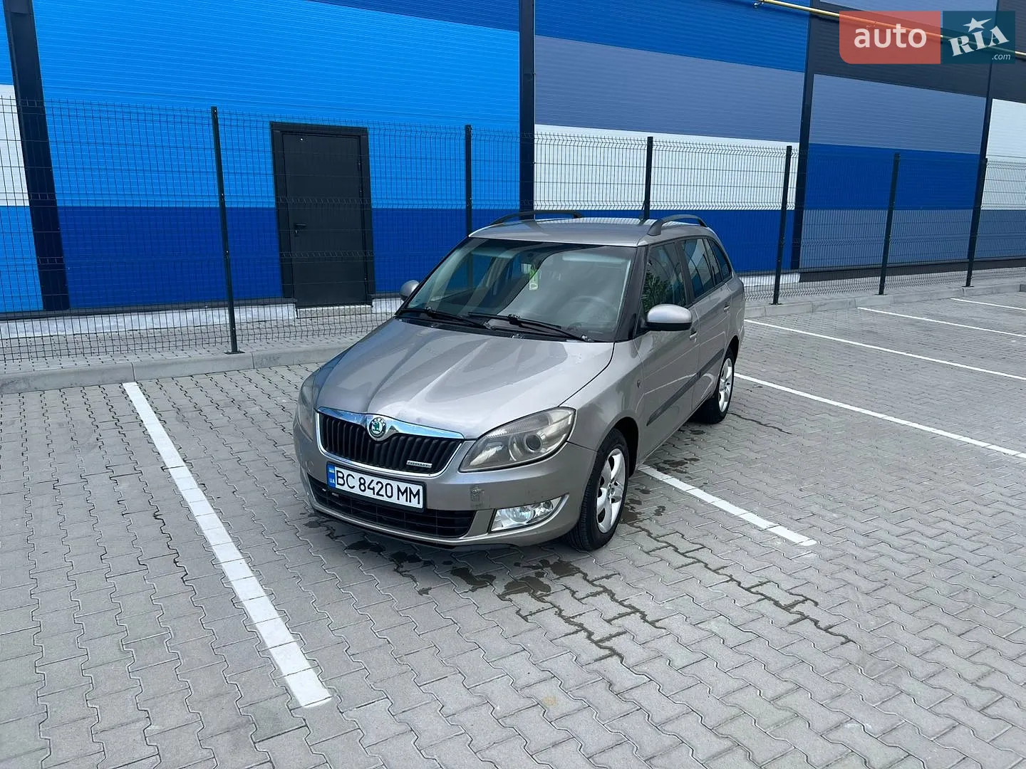 2011 Skoda Fabia - мініатюра 2
